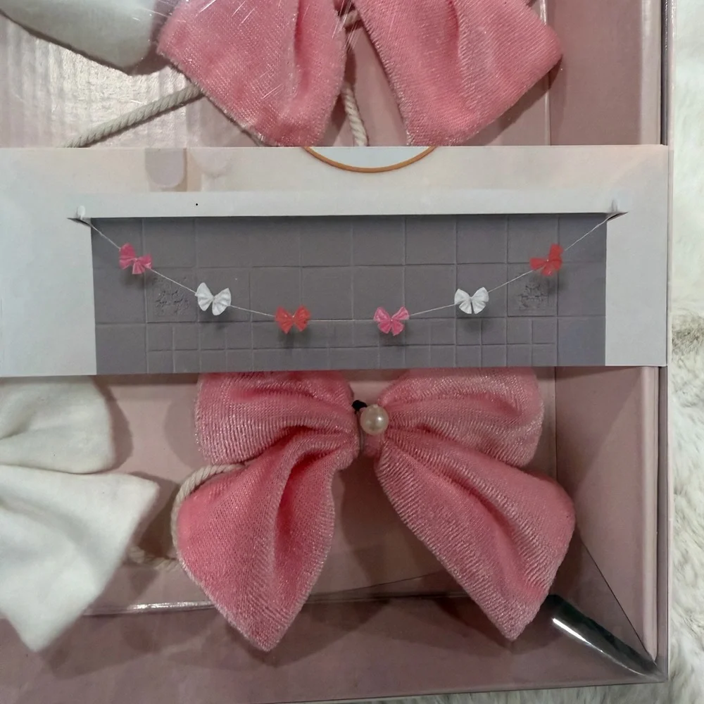 NEW Cupcakes and Cashmere 6ft Valentine’s Day pink white bows garland